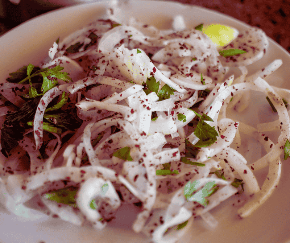 salata de ceapa cu sumac 