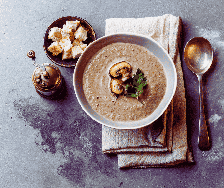 supa crema ciuperci cu crutoane