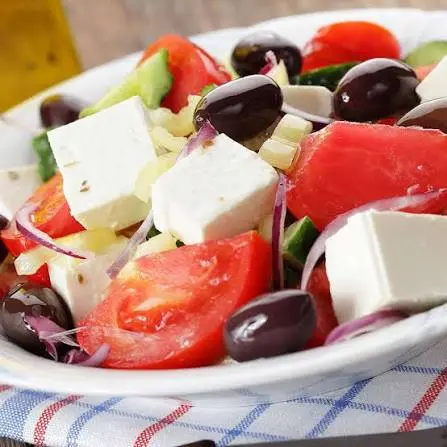 salata greceasca
