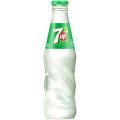 sticla cu eticheta 7UP