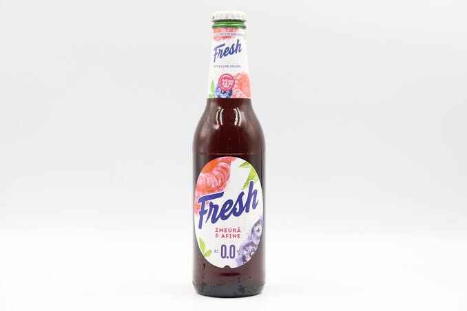 sticla cu lichid colorat si eticheta Fresh