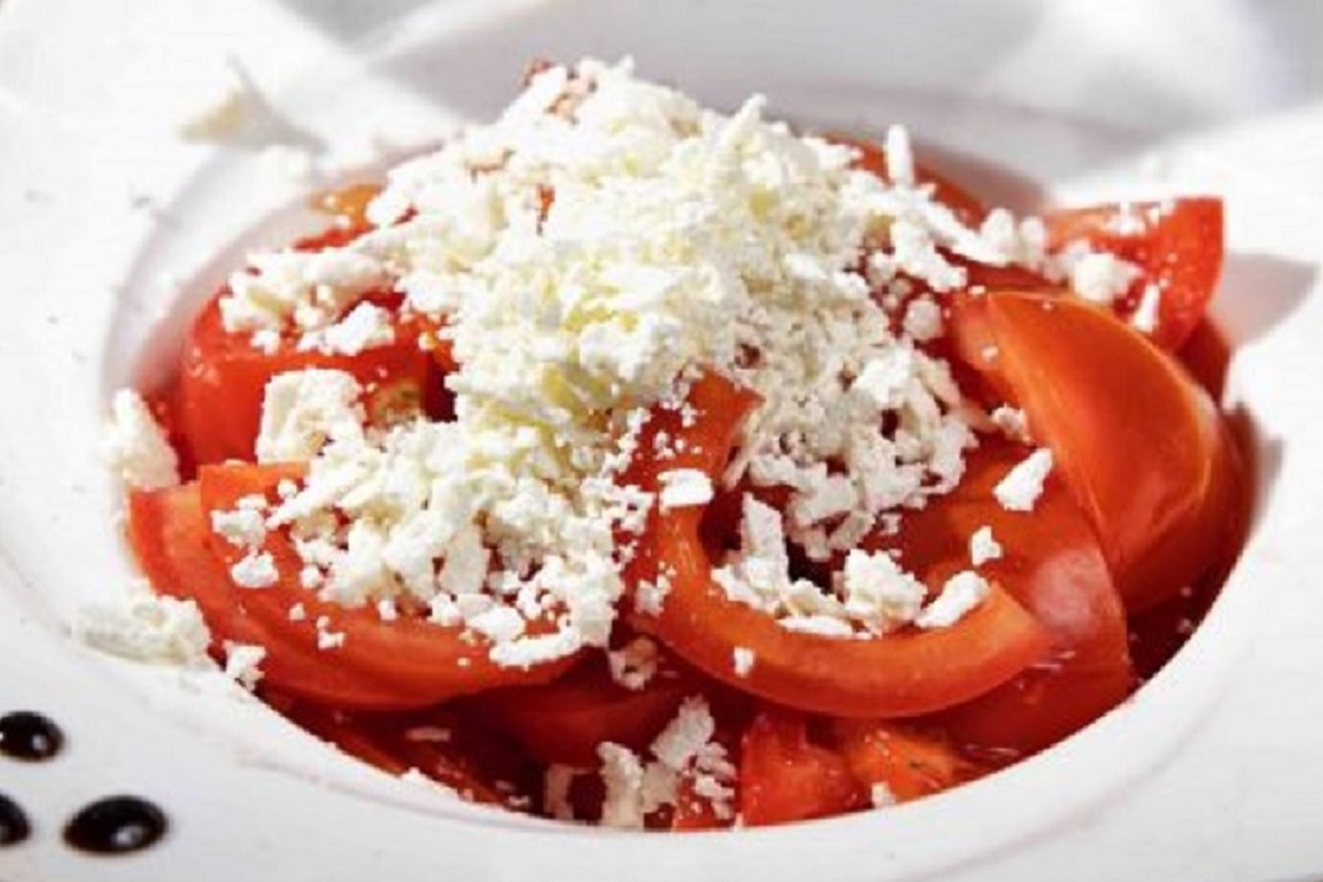 Salata rosii cu branza